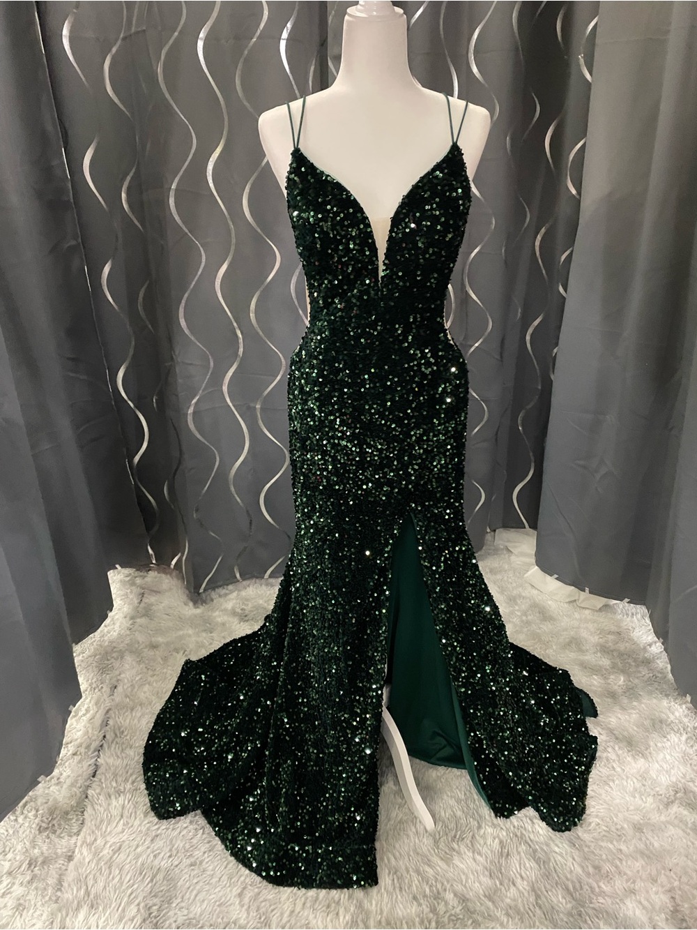 Amarra 88503 Emerald Sequin V-Neck Prom Dress with High Front Slit size 10